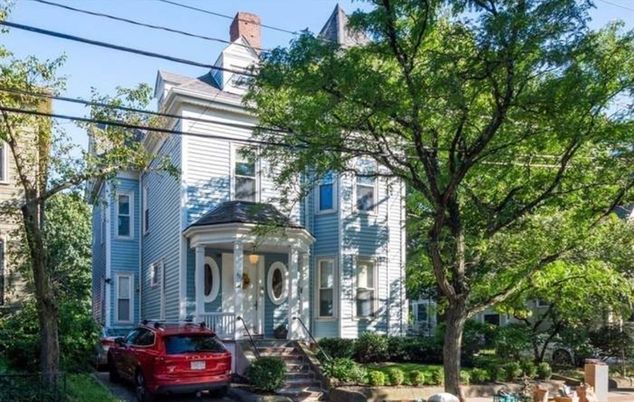 Exterior, Facade, Queen Anne Victorian