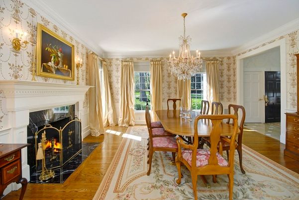 Chandelier, Dining room, Fireplace, Interior, Wood Texture Flooring