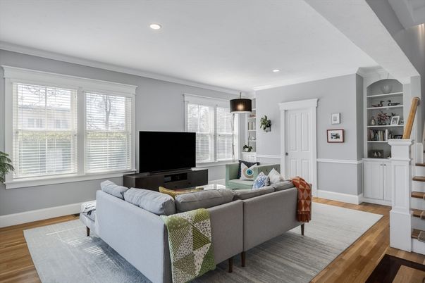 Interior, Living room, Pendant Lights, Recessed Lighting, Wood Texture Flooring