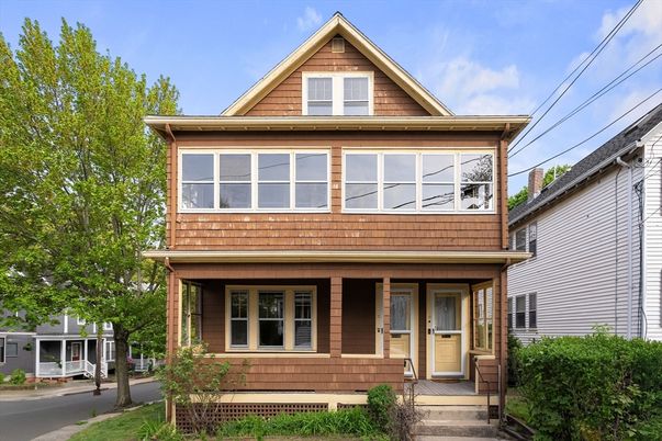 Exterior, Facade, Queen Anne Victorian