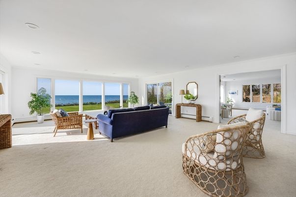 Interior, Living room, Recessed Lighting, Water