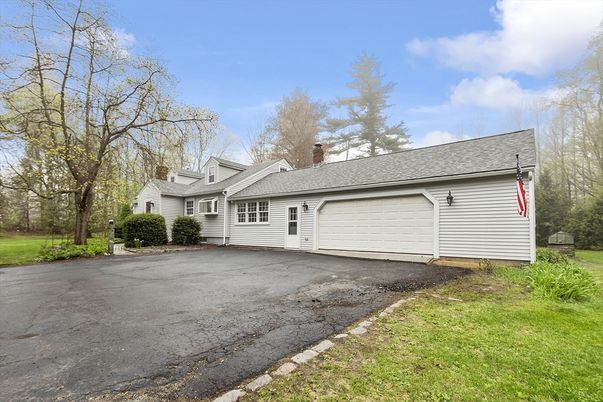 Attached, Exterior, Facade, Cape Cod