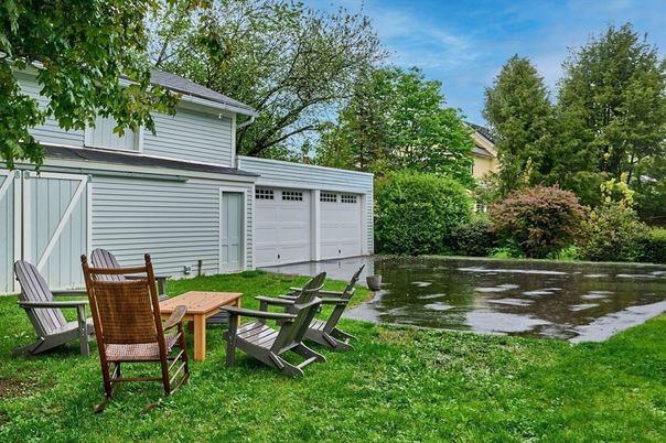 Detached Garage, Exterior