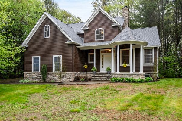Exterior, Facade, Brick Traditional