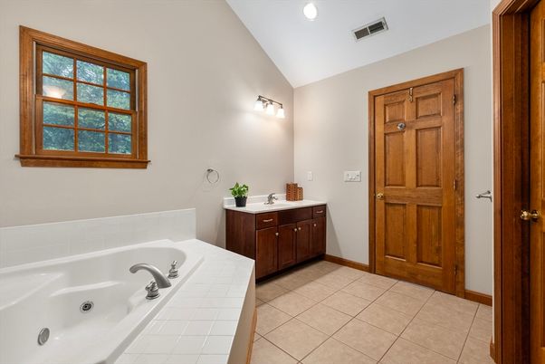 Bathroom, Interior, Recessed Lighting, Tile Countertops