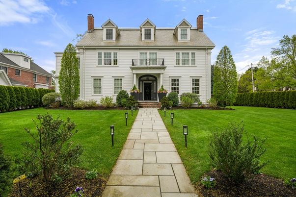 Exterior, Facade, Georgian