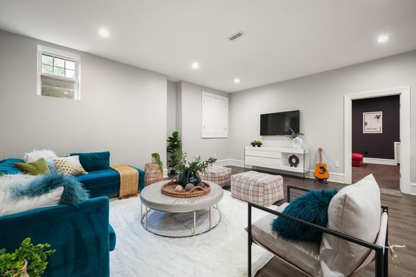 Interior, Living room, Recessed Lighting, Wood Texture Flooring
