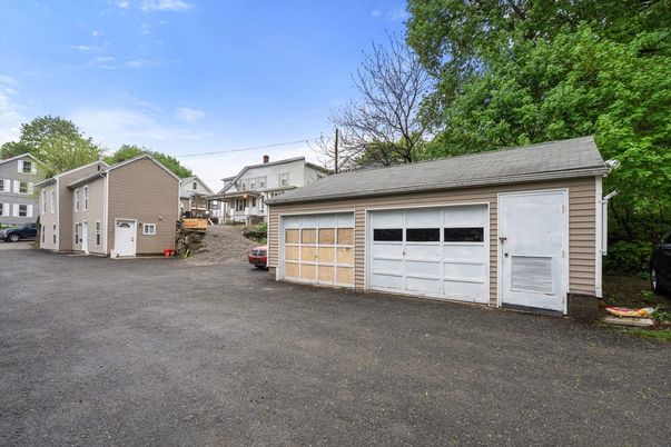 Detached Garage, Exterior