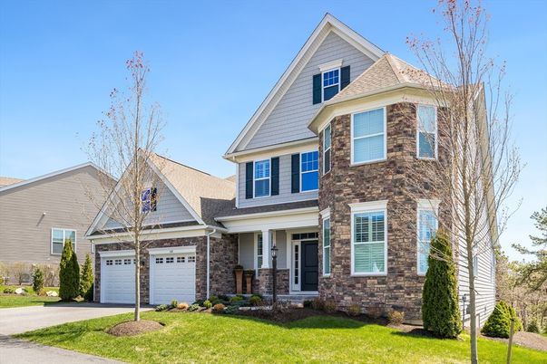 Attached, Exterior, Facade, Farmhouse