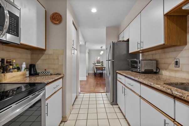 Dining room, Interior, Kitchen, Recessed Lighting, Wood Texture Flooring