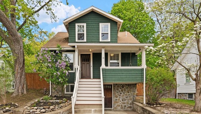 Exterior, Facade, American Foursquare