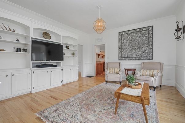 Interior, Living room, Pendant Lights, Wood Texture Flooring