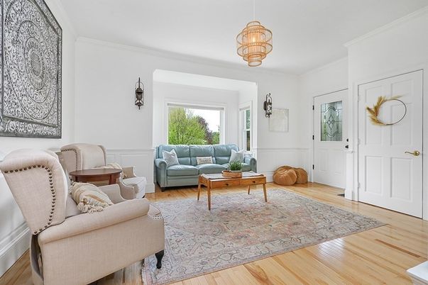 Interior, Living room, Pendant Lights, Wood Texture Flooring