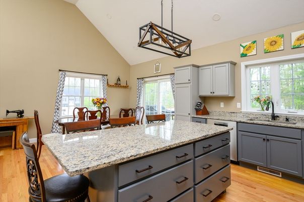 Dining room, Interior, Kitchen, Pendant Lights, Wood Texture Flooring
