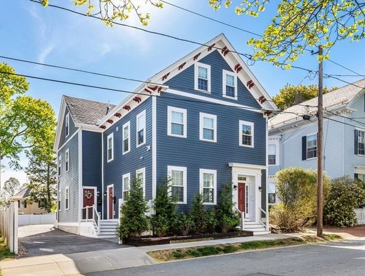 Exterior, Facade, Queen Anne Victorian