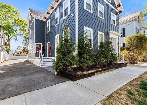 Exterior, Facade, Queen Anne Victorian