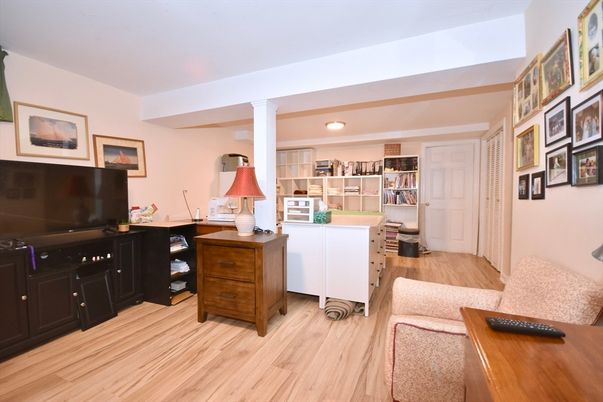 Interior, Recessed Lighting, Wood Texture Flooring