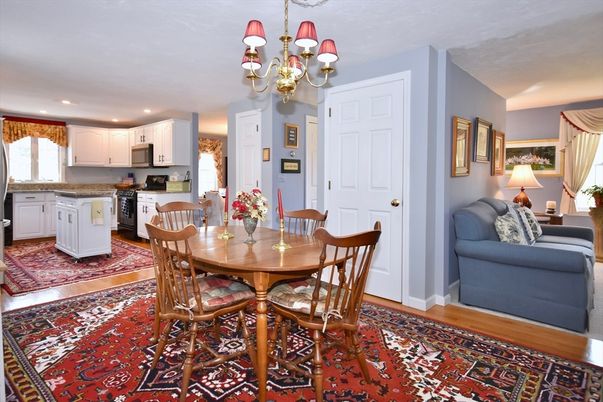 Chandelier, Dining room, Interior, Kitchen, Recessed Lighting, Wood Texture Flooring