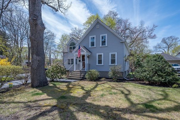 Backyard, Exterior, Facade, Queen Anne Victorian
