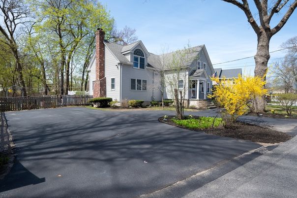 Exterior, Facade, Brick Facade, Cape Cod