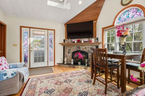 Dining room, Fireplace, Interior, Recessed Lighting, Wood Texture Flooring