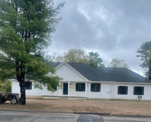 Exterior, Facade, Ranch