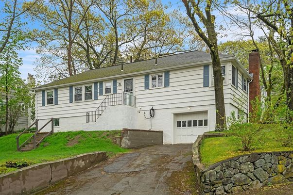 Attached, Exterior, Facade, Raised Ranch
