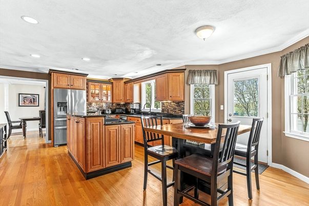 Dining room, Interior, Kitchen, Recessed Lighting, Stainless Steel Appliances, Wood Texture Flooring