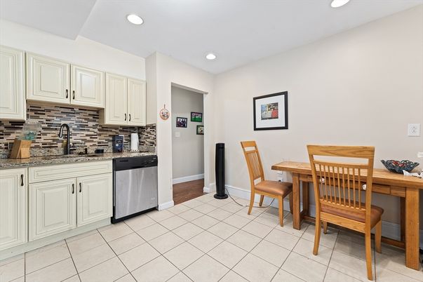Dining room, Interior, Kitchen, Recessed Lighting