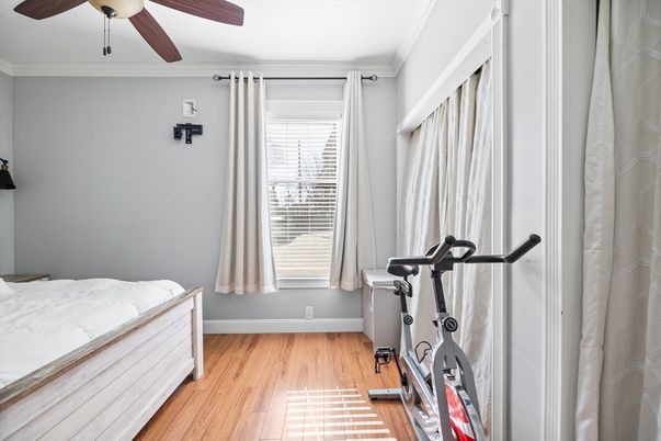 Bedroom, Fitness Equipment, Interior, Wood Texture Flooring