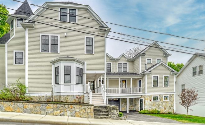 Exterior, Facade, Queen Anne Victorian