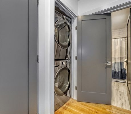 Interior, Utility Closets, Washer, Wood Texture Flooring