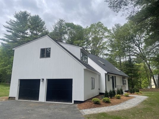 Attached, Exterior, Facade, Farmhouse