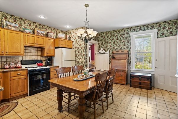 Chandelier, Dining room, Interior, Kitchen, Recessed Lighting