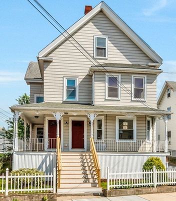 Exterior, Facade, Queen Anne Victorian