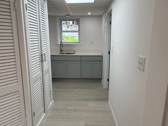 Interior, Recessed Lighting, Wood Texture Flooring
