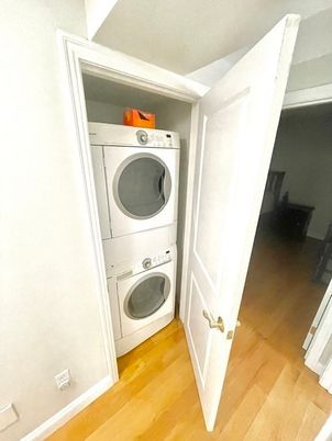Interior, Utility Closets, Washer, Wood Texture Flooring