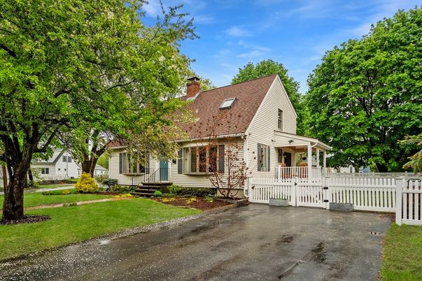 Backyard, Exterior, Facade, Cape Cod