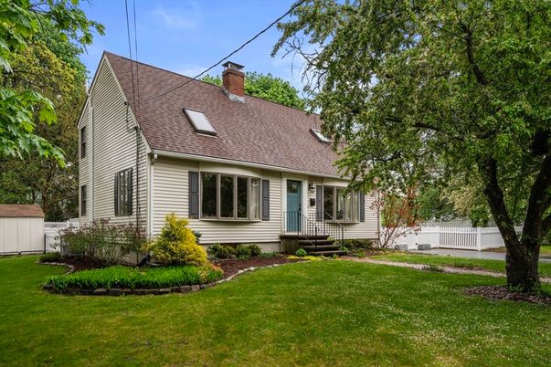Backyard, Exterior, Facade, Cape Cod
