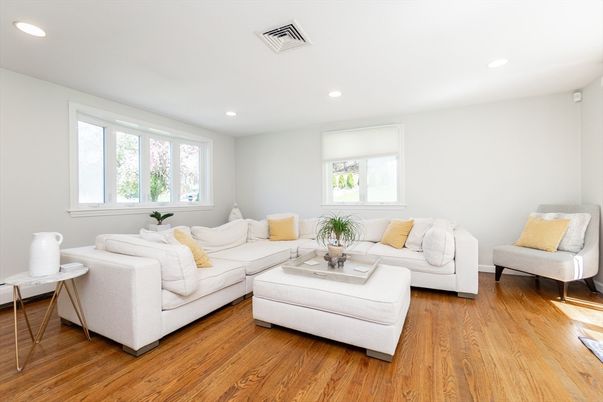 Interior, Living room, Recessed Lighting, Wood Texture Flooring