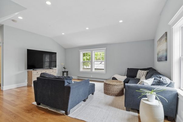 Interior, Living room, Recessed Lighting, Wood Texture Flooring