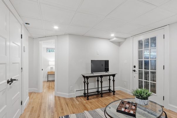 Interior, Recessed Lighting, Wood Texture Flooring