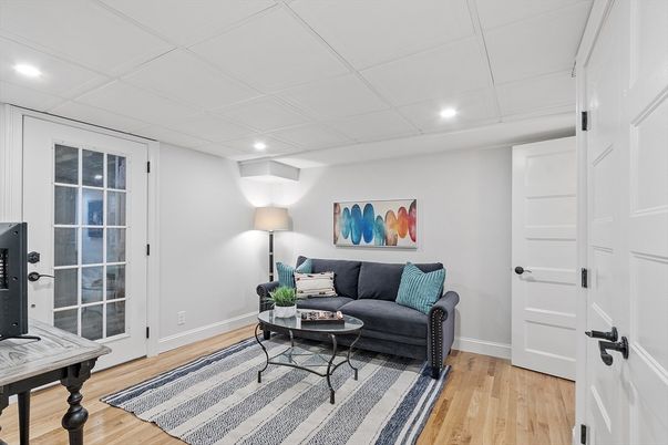 Interior, Recessed Lighting, Wood Texture Flooring