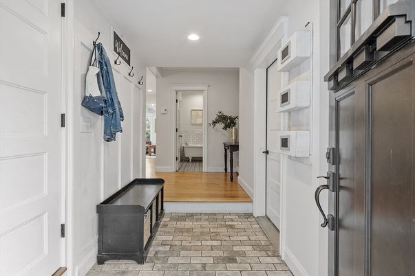 Interior, Recessed Lighting, Wood Texture Flooring
