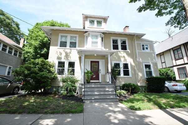 Exterior, Facade, American Foursquare
