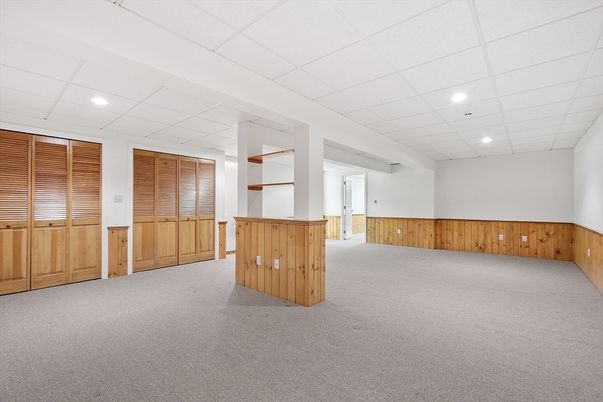 Empty room, Interior, Recessed Lighting