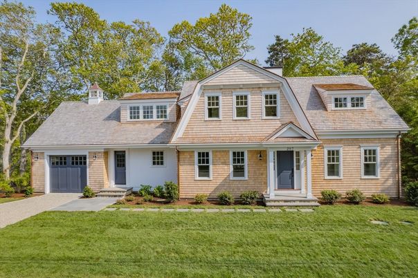 Attached, Exterior, Facade, Cape Cod