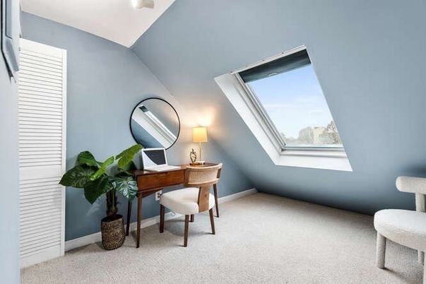 Home Office, Interior