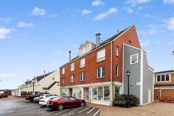 Exterior, Facade, Brick Facade, Queen Anne Victorian