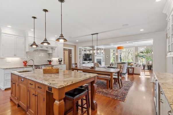 Dining room, Interior, Kitchen, Living room, Pendant Lights, Recessed Lighting, Stainless Steel Appliances, Wood Texture Flooring